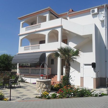 Apartmani Sanja Vrsi Bagian luar foto