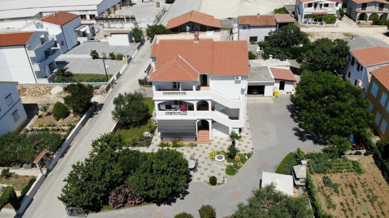 Apartmani Sanja Vrsi Bagian luar foto