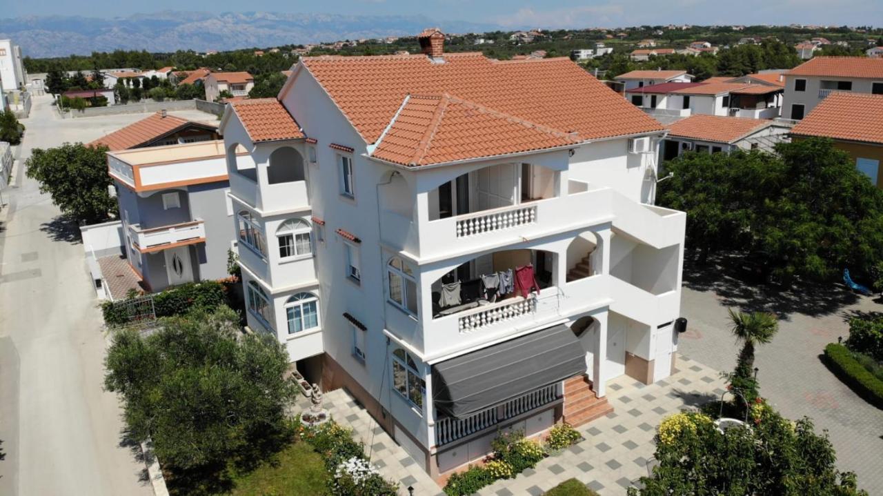 Apartmani Sanja Vrsi Bagian luar foto