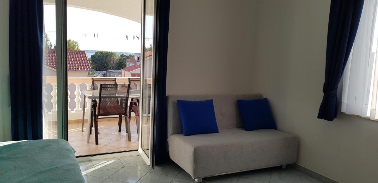 Apartmani Sanja Vrsi Bagian luar foto