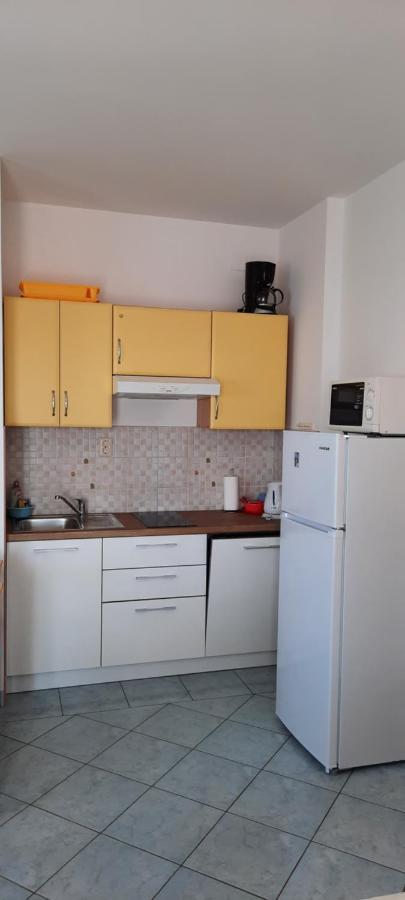 Apartmani Sanja Vrsi Bagian luar foto