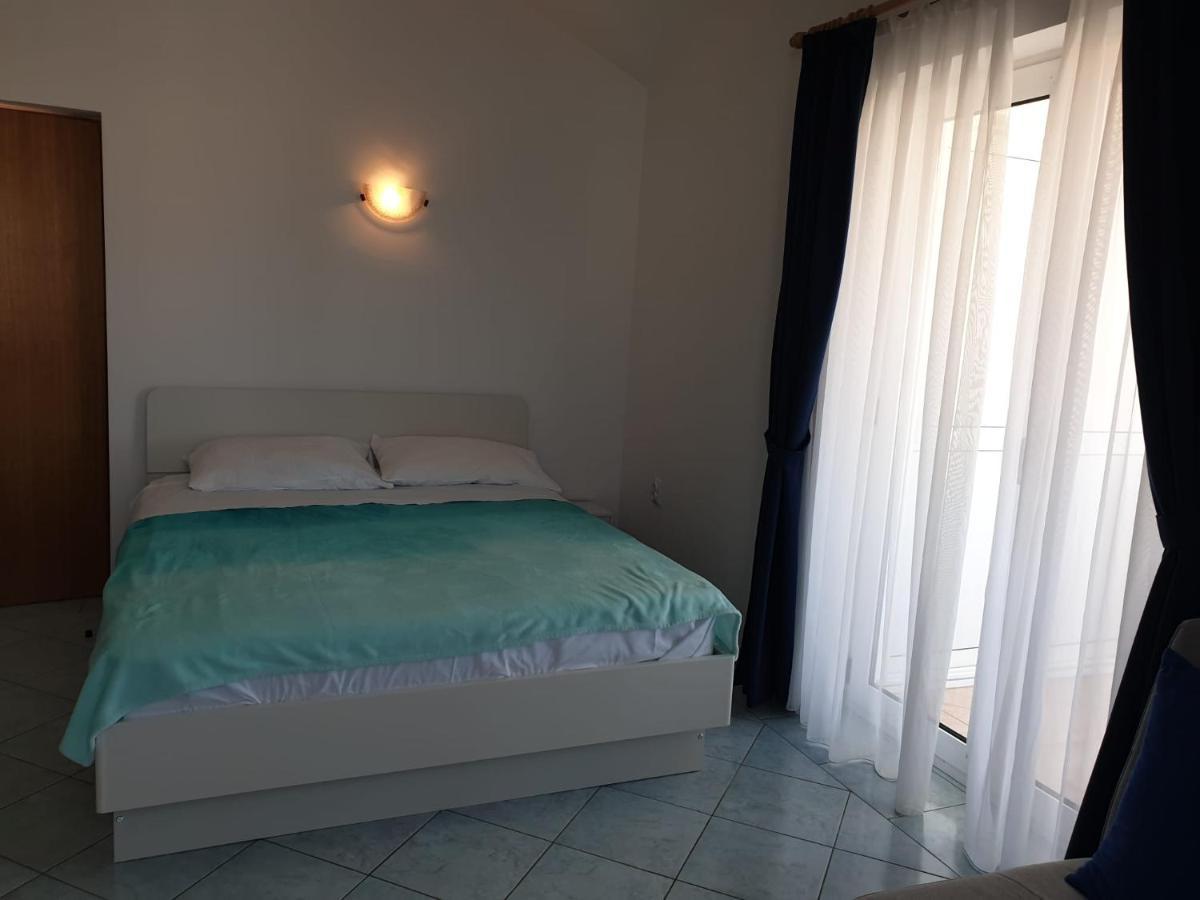 Apartmani Sanja Vrsi Bagian luar foto