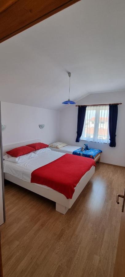 Apartmani Sanja Vrsi Bagian luar foto