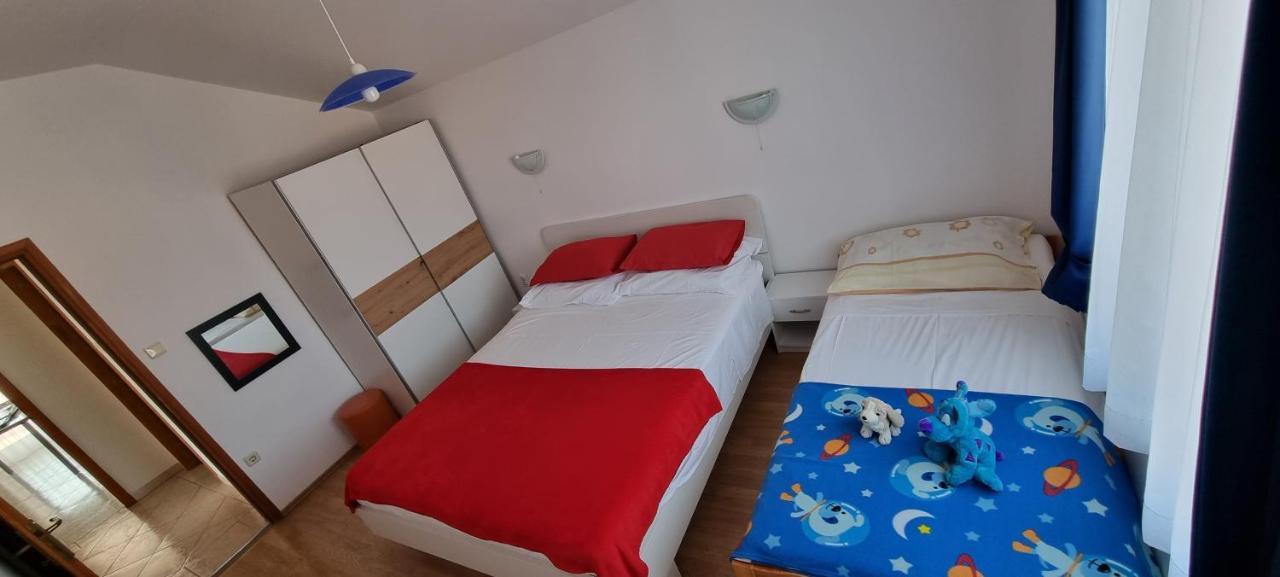 Apartmani Sanja Vrsi Bagian luar foto