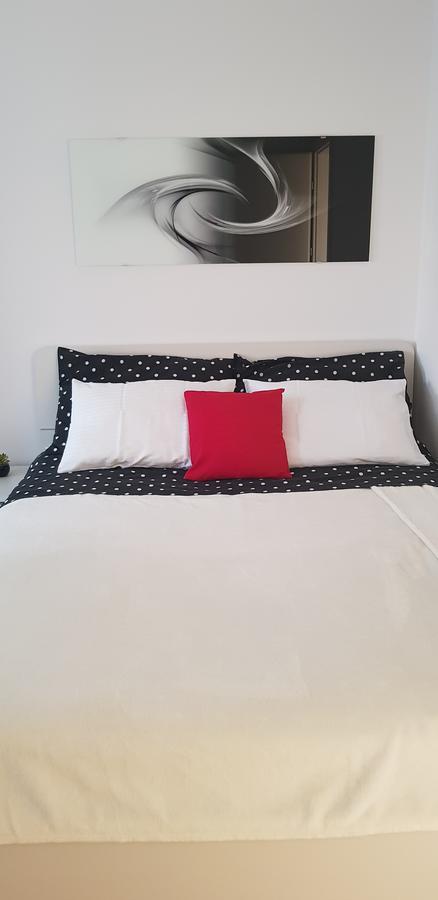 Apartmani Sanja Vrsi Bagian luar foto