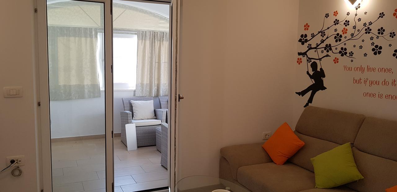 Apartmani Sanja Vrsi Bagian luar foto