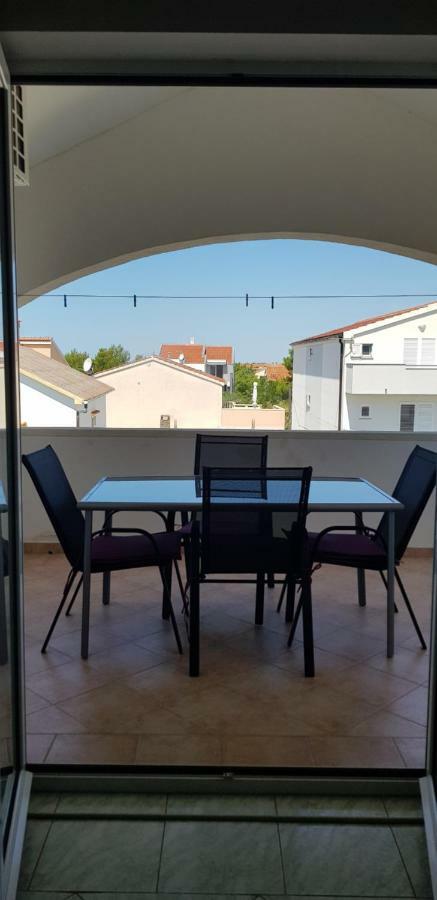 Apartmani Sanja Vrsi Bagian luar foto