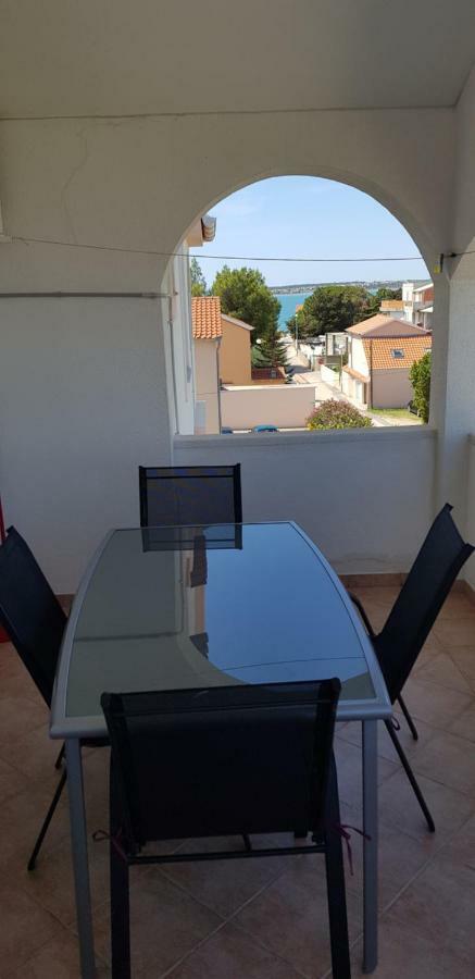 Apartmani Sanja Vrsi Bagian luar foto