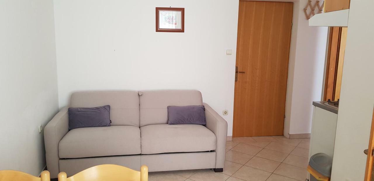 Apartmani Sanja Vrsi Bagian luar foto